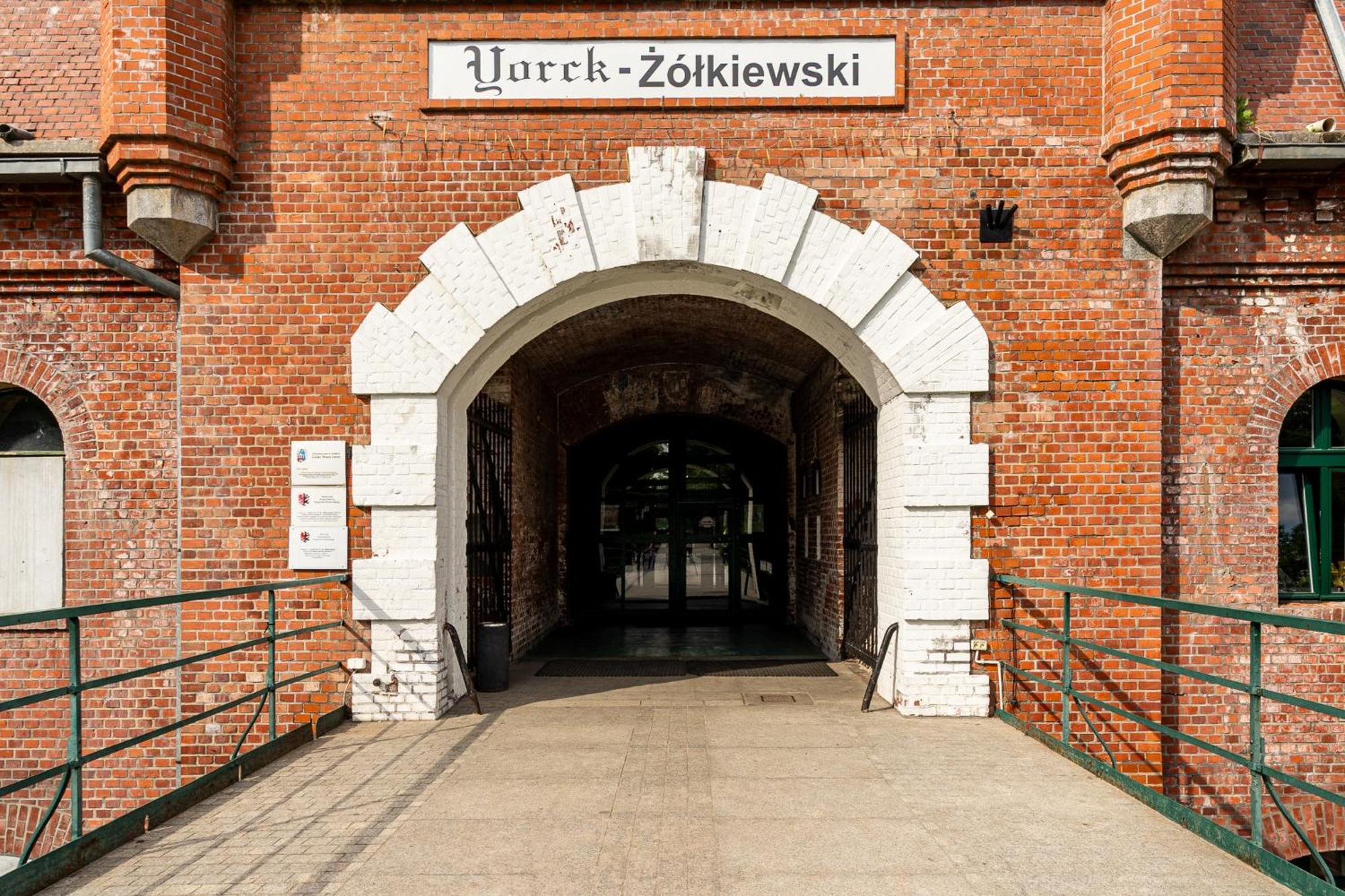 Twierdza Torun - Fort IV Bagian luar foto