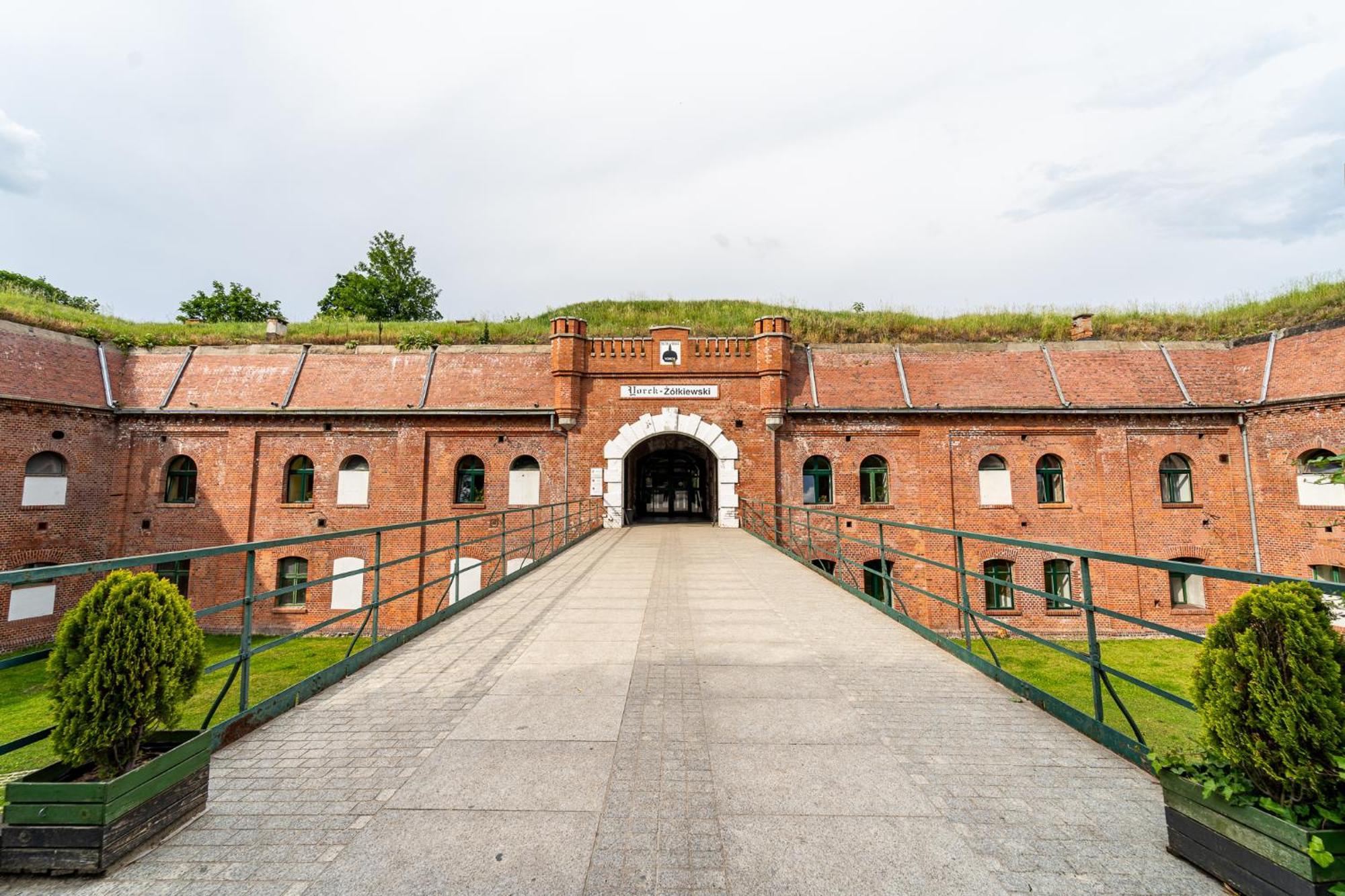 Twierdza Torun - Fort IV Bagian luar foto