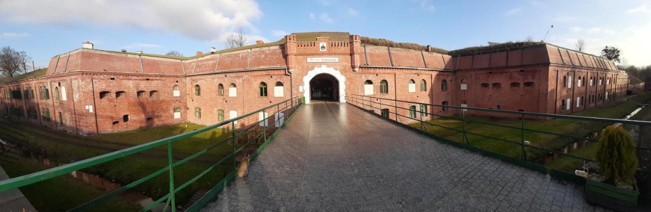 Twierdza Torun - Fort IV Bagian luar foto